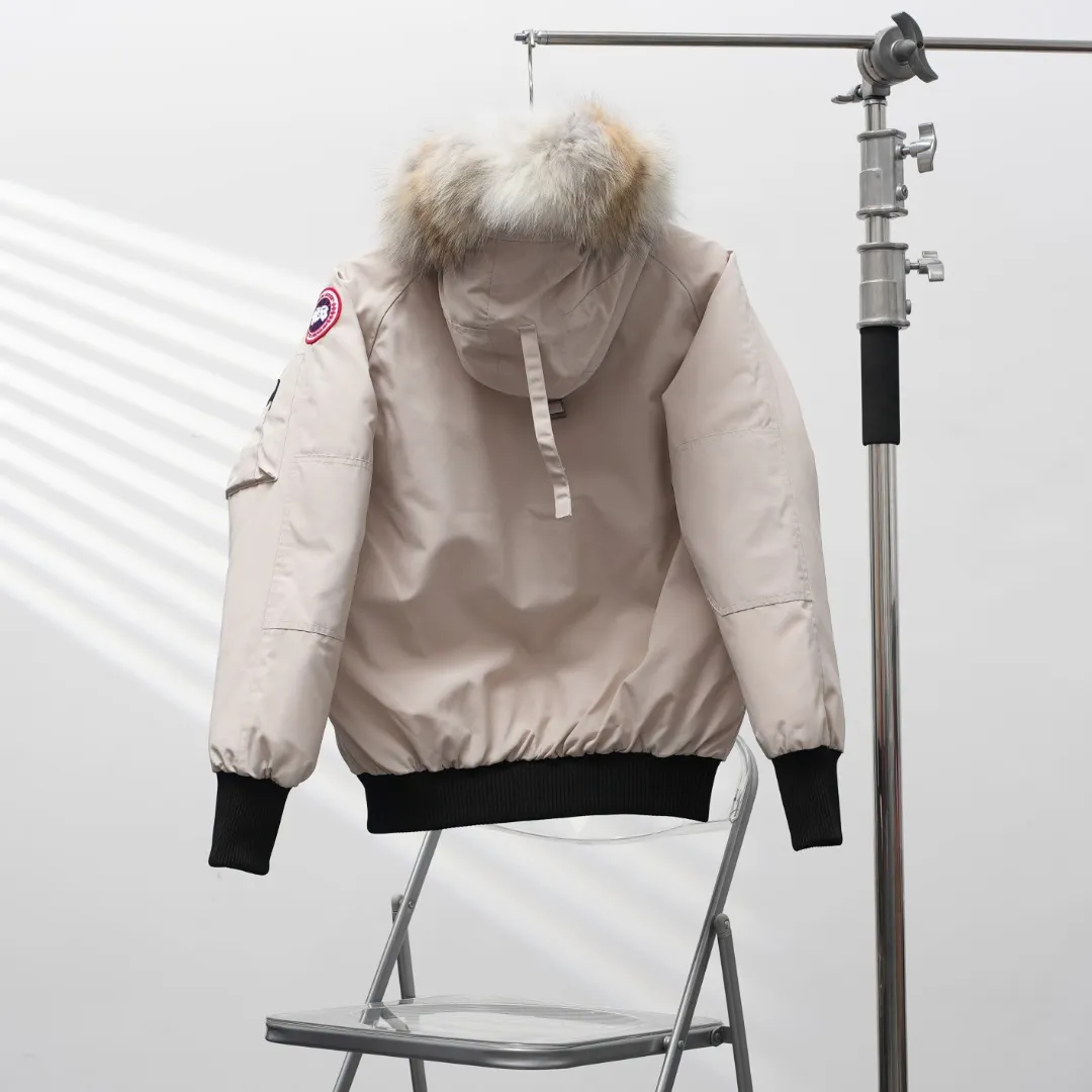 P720 CANADA GOOSE丨Canada Goose 01 pilot hooded down jacket Color: Off-white Size: XS-XXL